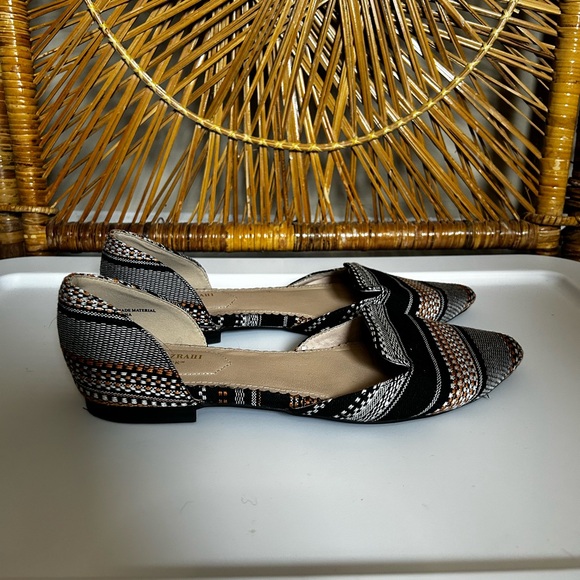 Perfect condition Isaac Mizrahi woven flats. Colors are black, orange and white. - Picture 4 of 7